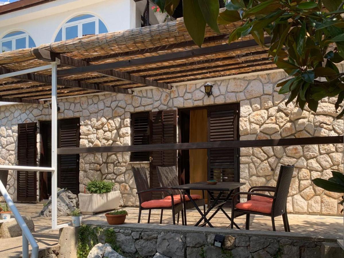 Villa Gromaca Omišalj Exteriör bild